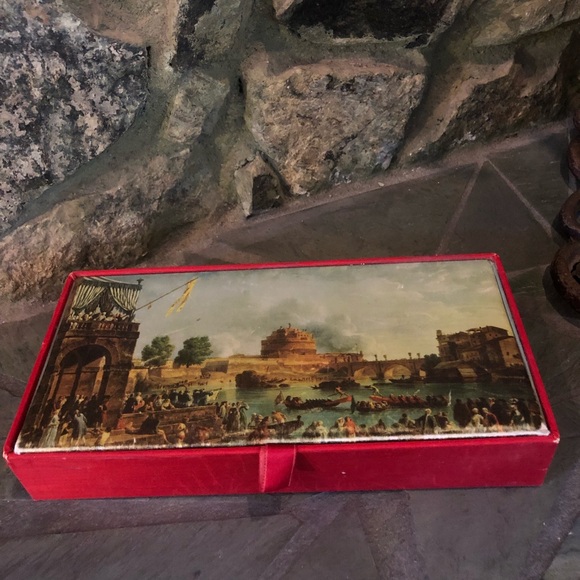 Vintage Glove Box - Picture 2 of 9